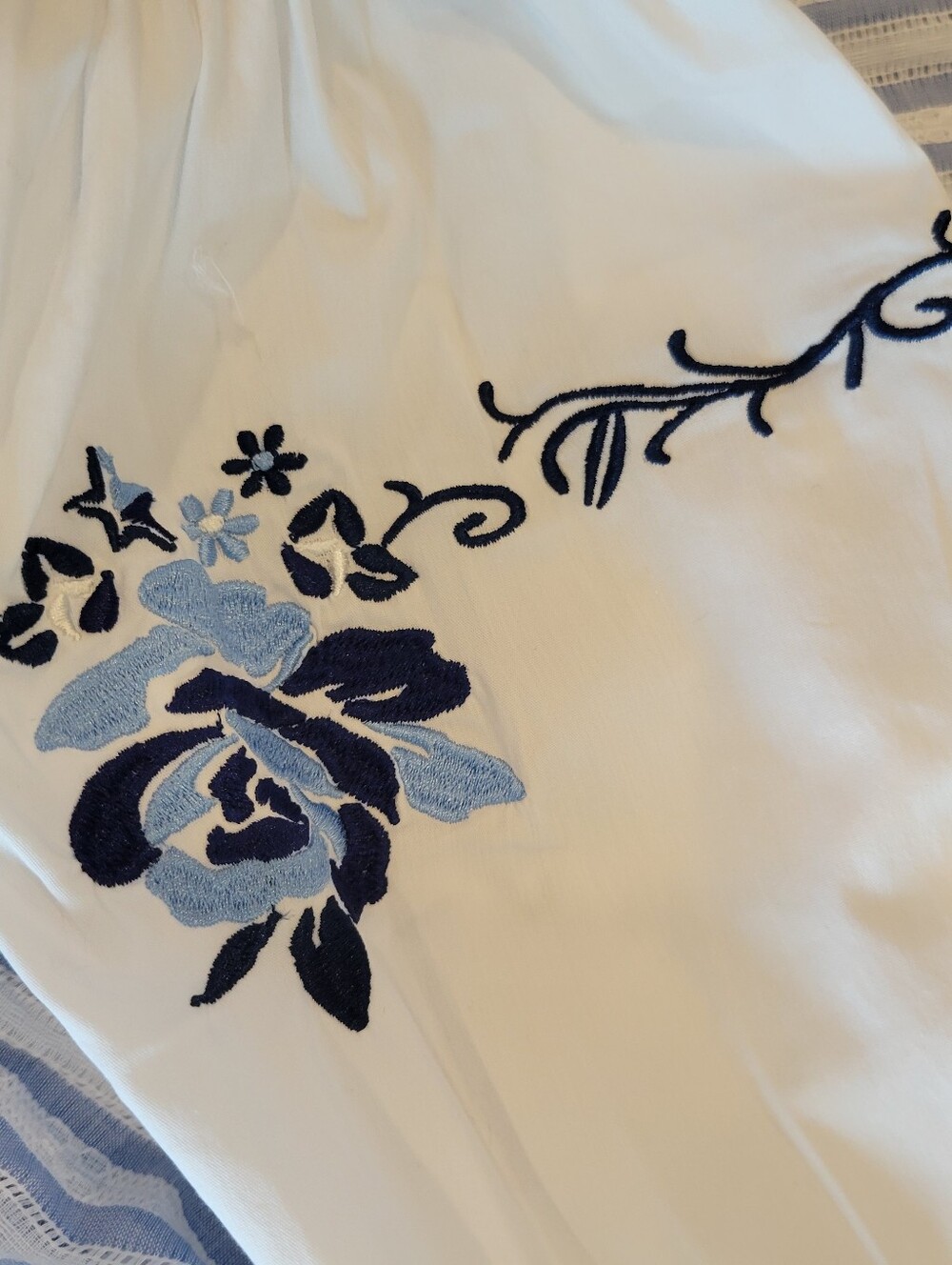 NEW Pair of Women's Blouses — Blue Striped & White Embroidered:S-M - Picture 6 of 8